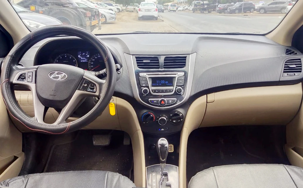Hyundai Accent 16 2015 Silver 2