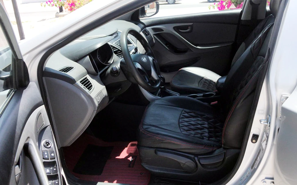 Hyundai Elentra 18 2015 Silver 2