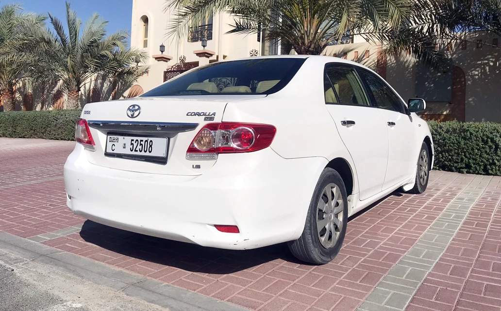 Toyota Corolla 18 2013 Silver 2