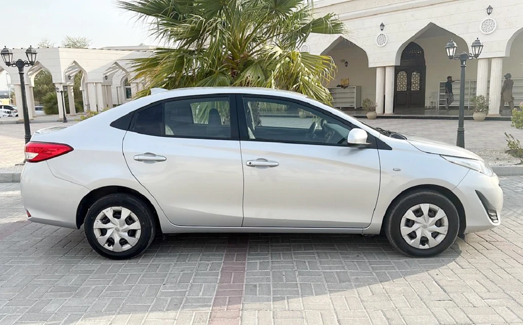 Toyota Yaris 15 2019 Silver 1