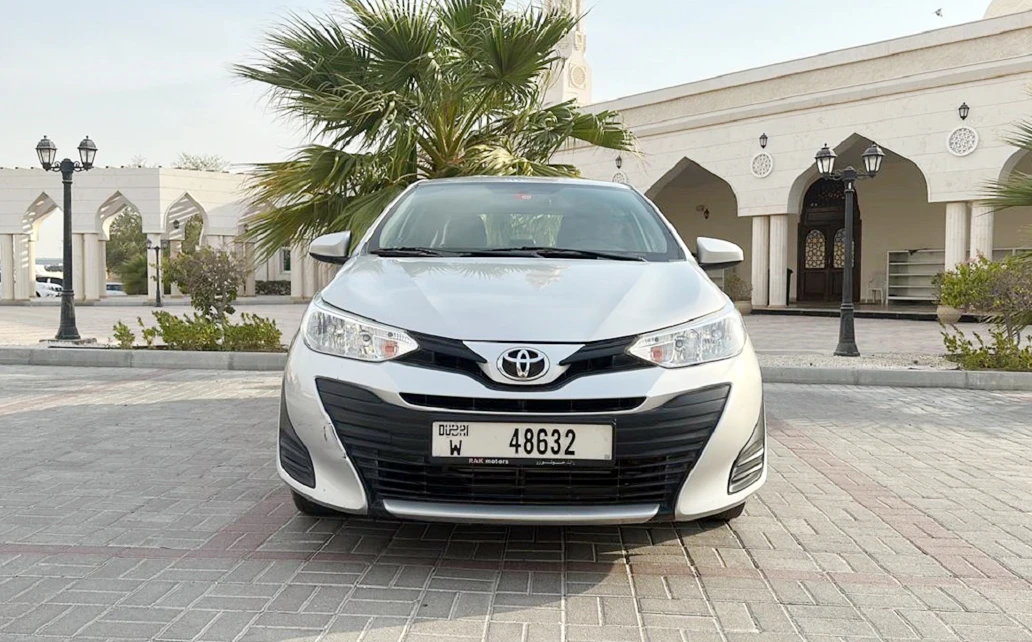 Toyota Yaris 15 2019 Silver 3